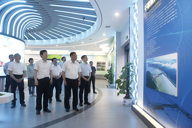 长江委主任刘冬顺调研峡江水利枢纽工程