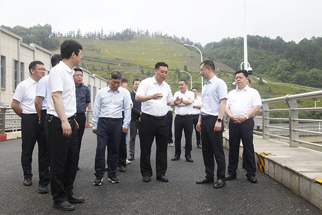 长江委主任刘冬顺调研峡江水利枢纽工程