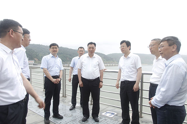 长江委主任刘冬顺调研峡江水利枢纽工程