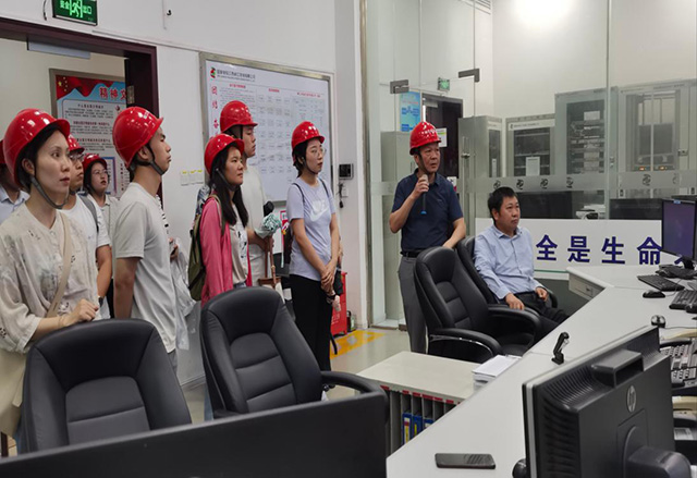南昌工程学院教师发展与服务中心彭聪主任一行调研峡江水利枢纽工程