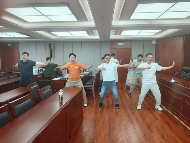 省峡管局开展中医义诊暖心活动