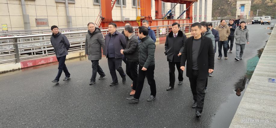 上饶市委常委、副市长饶清华调研峡江水利枢纽工程
